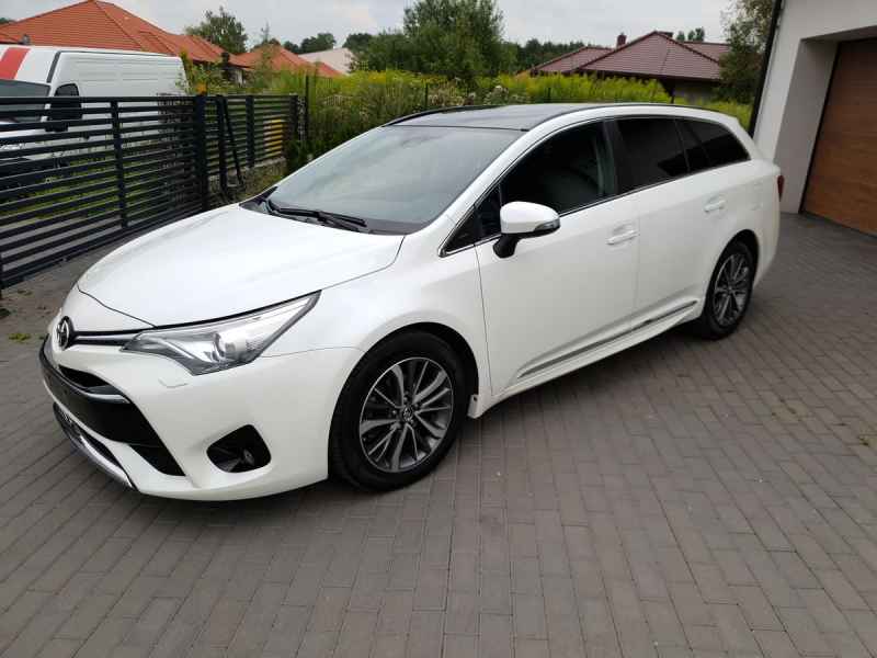 Toyota Avensis 2015
