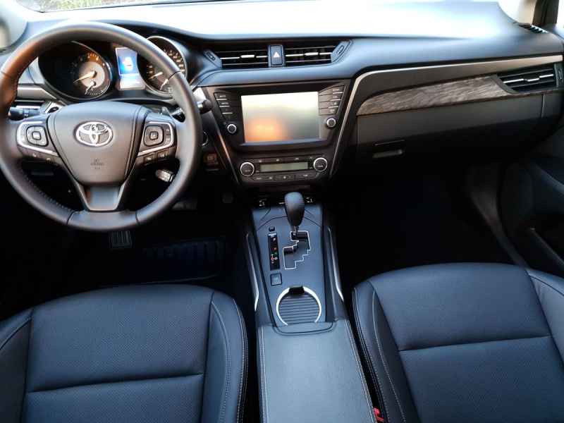 Toyota Avensis 2015