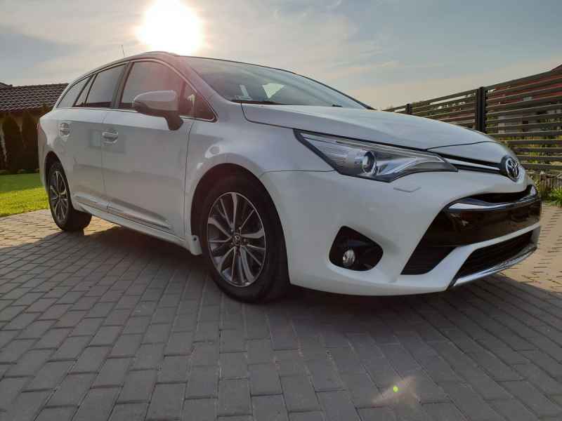 Toyota Avensis 2015
