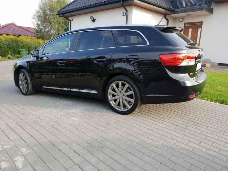 Toyota Avensis 2013